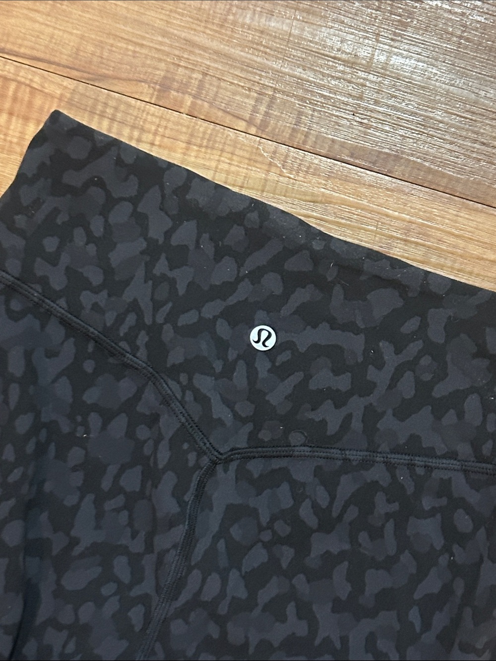 lululemon athletica Black Gray Leopard-Print Track ALIGN JOGGER Joggers Pants 4 - Picture 6 of 6